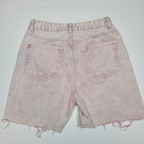 BDG High Rise Mom Shorts Pink Denim 28 Distressed Raw Hem - Picture 5 of 5